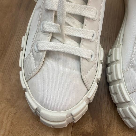 $1370 Prada High Top Sneakers Nylon Zip-Pouch White US 6.5 Women’s 36.5 - Picture 4 of 10